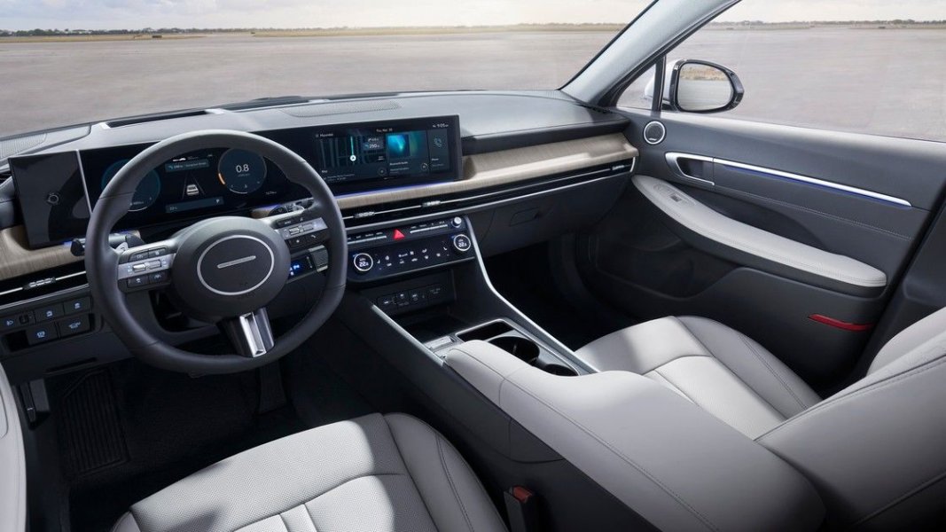 Hyundai SONATA, Новый вид изнутри
